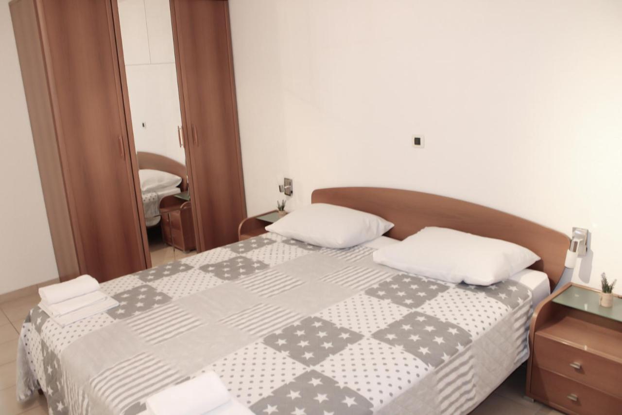 Apartments Larus Baška Voda Eksteriør bilde