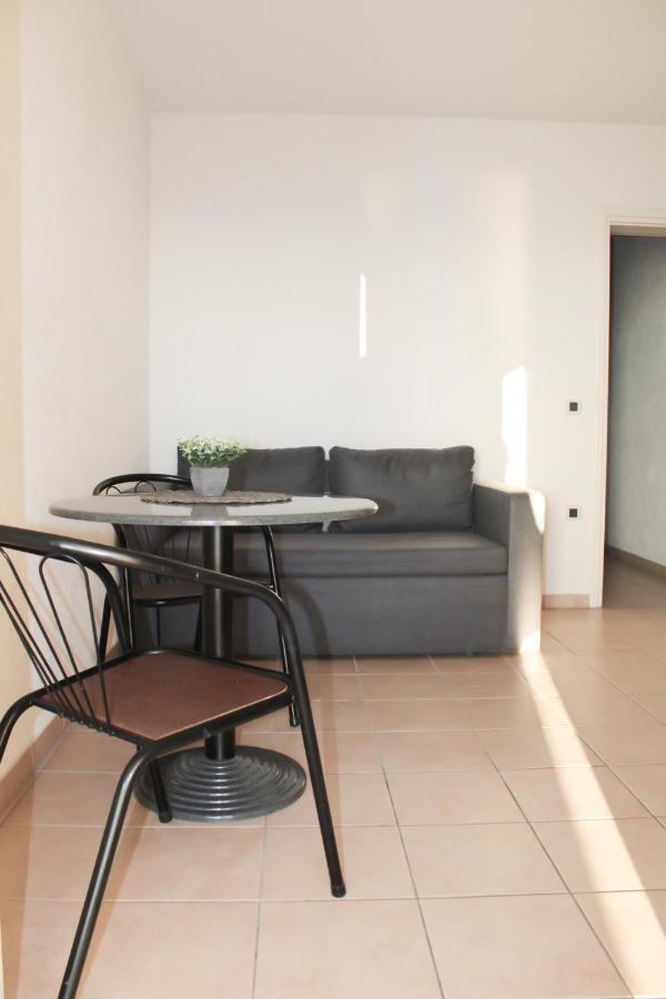 Apartments Larus Baška Voda Eksteriør bilde