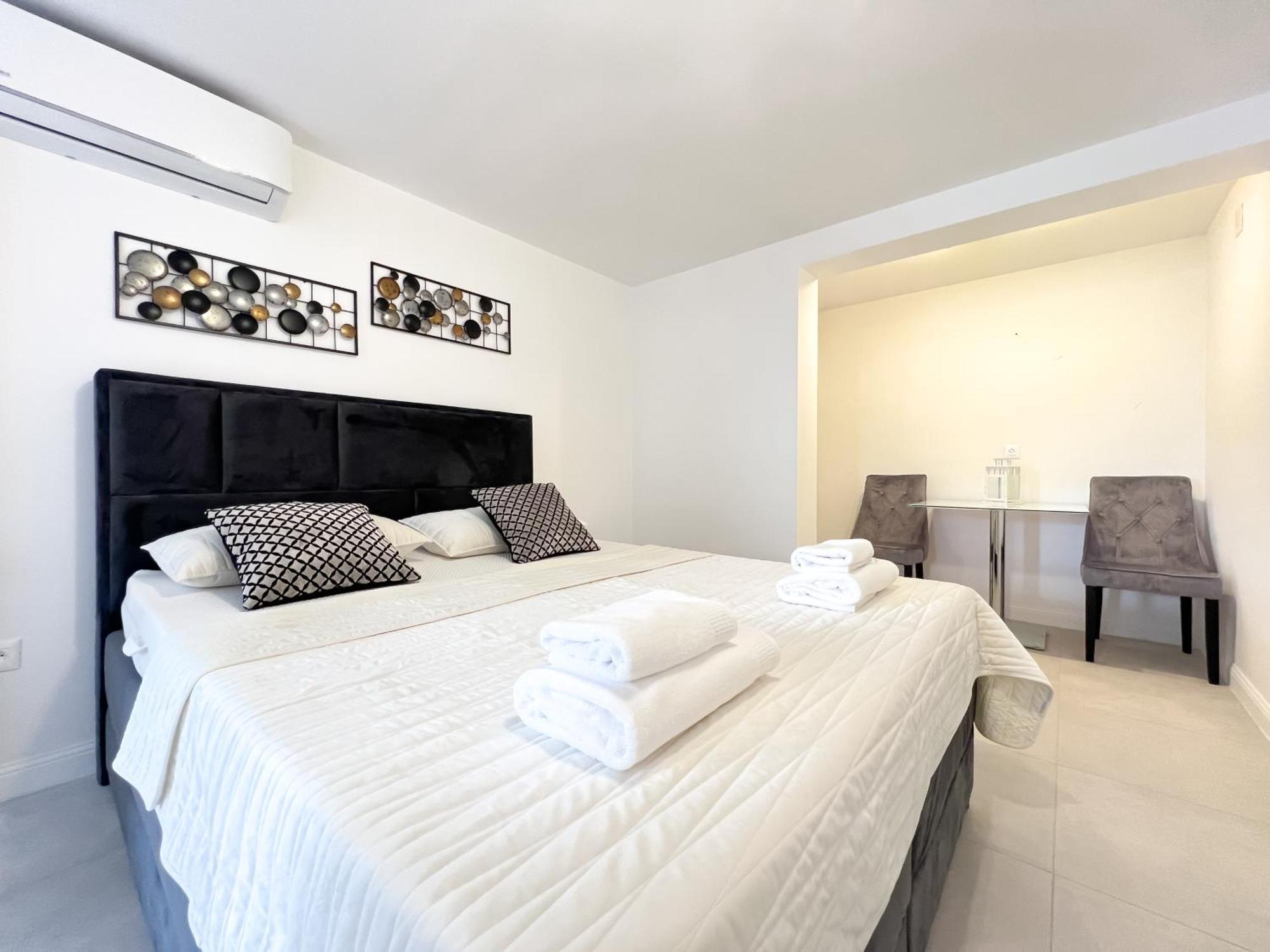 Apartments Larus Baška Voda Eksteriør bilde