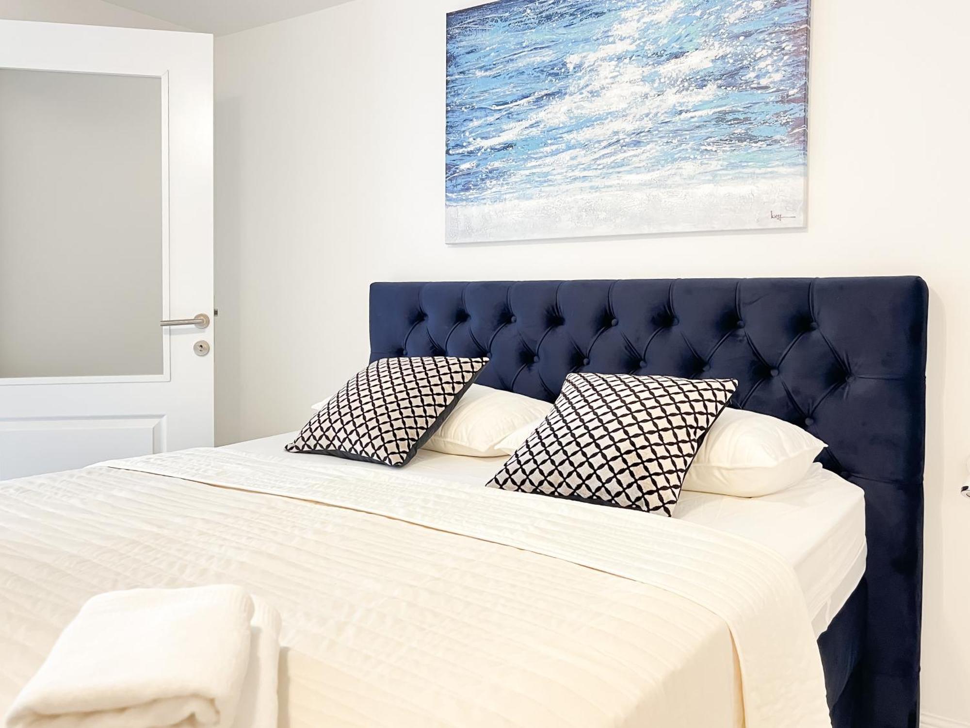 Apartments Larus Baška Voda Rom bilde