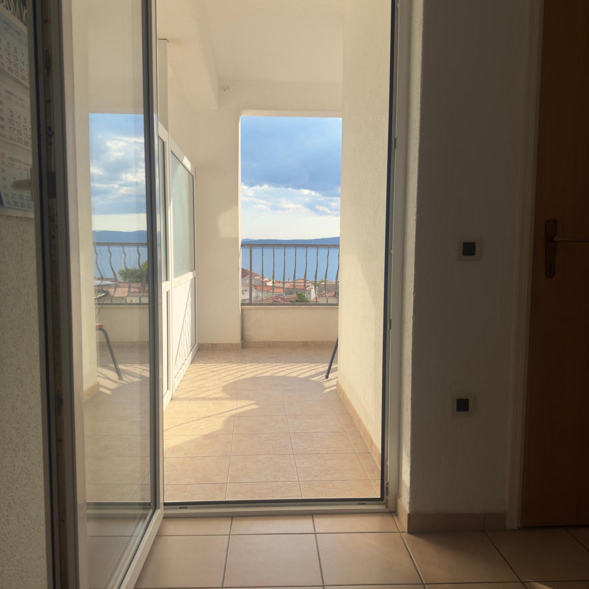Apartments Larus Baška Voda Rom bilde