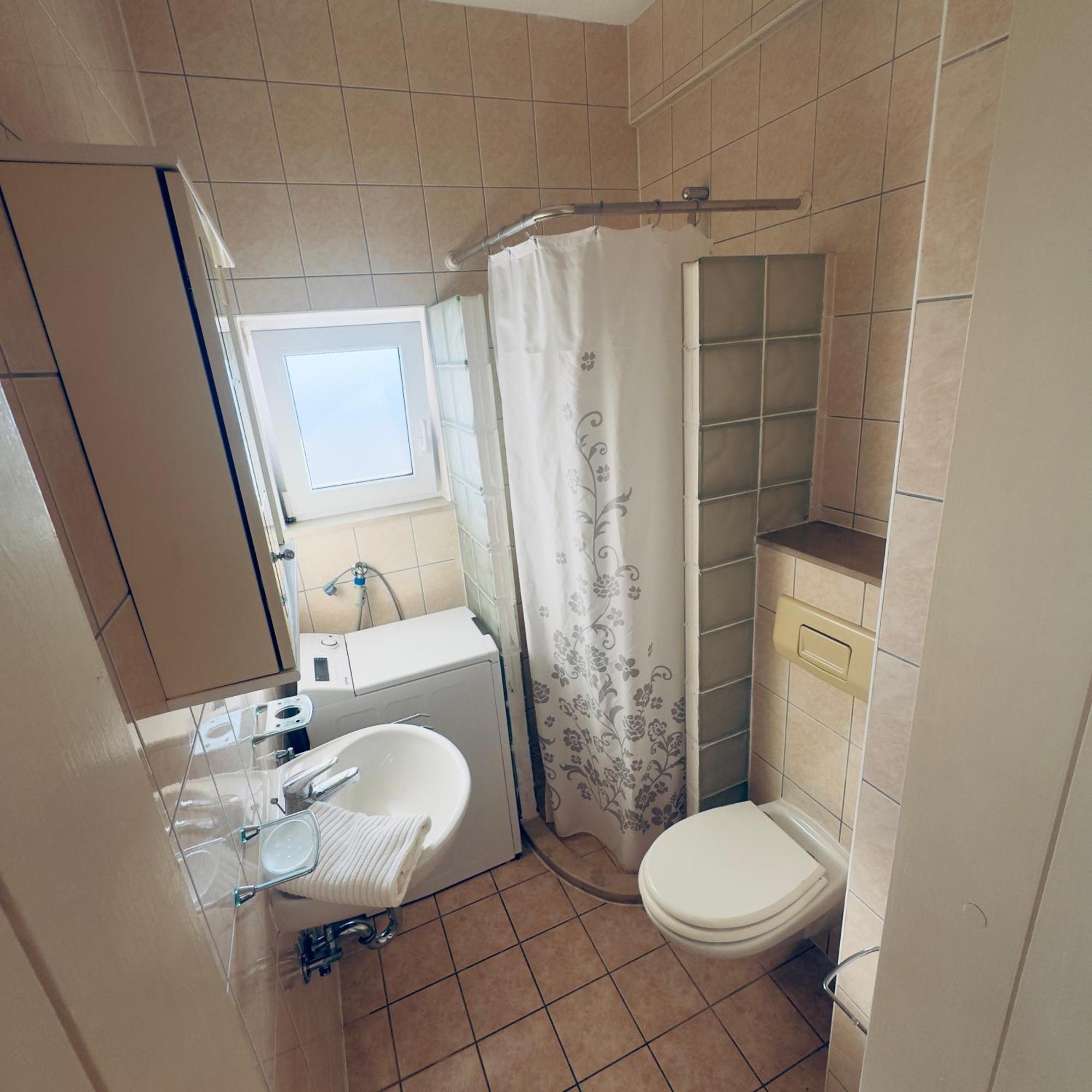 Apartments Larus Baška Voda Rom bilde